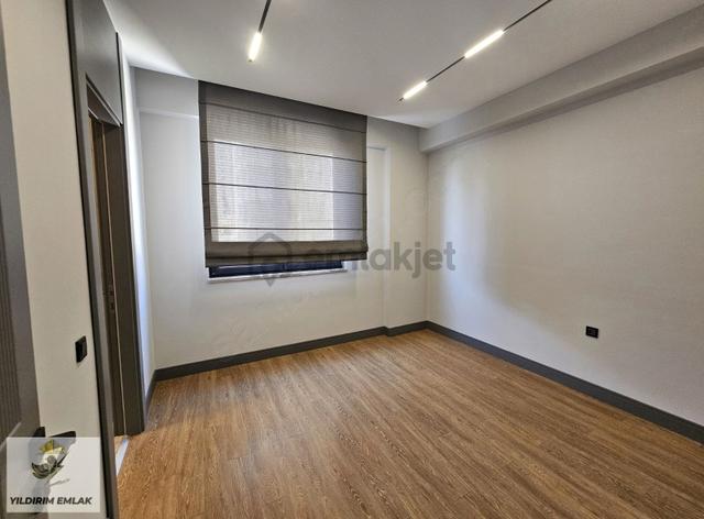 Yıldırım Emlak'tan Şehitlikte 4.5+1 Konforun Son Noktası Daire 5