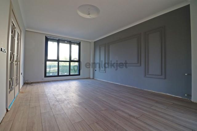 Burhaniye De Tasarımıyla Göz Kamaştıran Havuzlu Otoparklı3+1villa 5