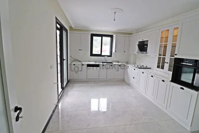 Hayalinizdeki Deniz Ve Dağ Manzaraya Sahip 4+1 Villa 2