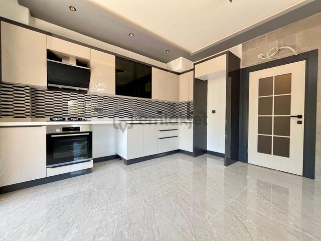 Akçay Sezgin Emlaktan Güre Sahilde Denize 300 Metre 3+1 Triplex Villa 5
