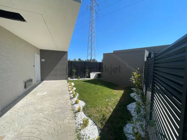 Lüks Yaşamın Yeni Tanımı: Solar Panel, Isıtmalı Havuz 3+1 Villa 2