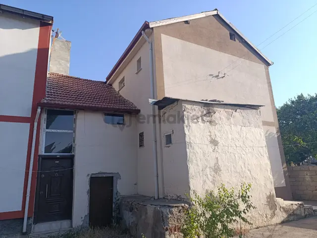 Şarkışla Hsk Rönesans Emlaktan Esentepede Satılık 2 Katlı Ev Ve Müştemilat 5