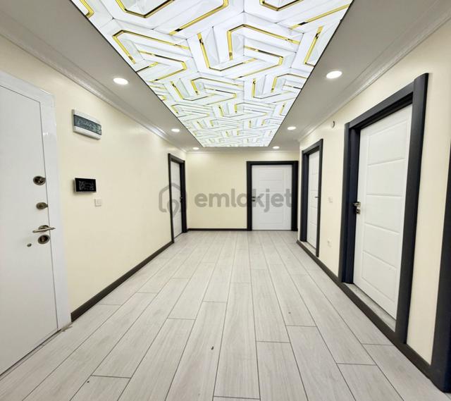 Bahçeşehir Bölge 3+1 Ebeveyn Banyolu Oturuma Hazır Satılık Daire 4