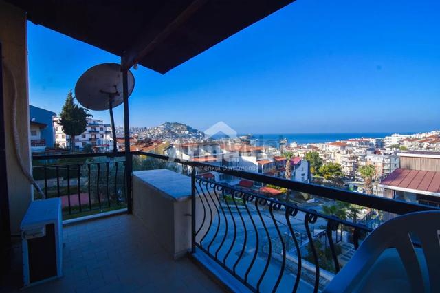 Kuşadası Merkez'de Zeminden Deniz Manzaralı Villa 3