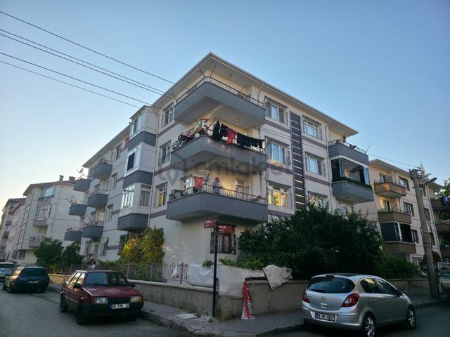 Emlak Servisi'nden İstasyon Mah. Köşe Başı Ön Cephe Ara Katta 3+1 Yapılı Bağımsız Daire Emlak Servisi'nden İstasyon Mah. Köşe Başı Ön Cephe Ara Katta 3+1 Yapılı Bağımsız Daire
