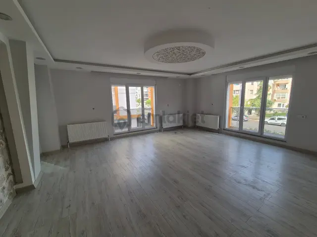 Delux'den Hürriyet Mah.'de Okullar Bölgesinde Lux Kiralık 3+1 2