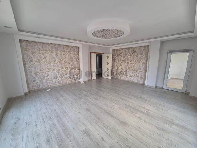 Delux'den Hürriyet Mah.'de Okullar Bölgesinde Lux Kiralık 3+1 4
