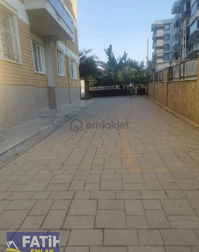 İkinisan Cad Erek Meydanı Mevki Acill Satılık 3+1 Daire 4