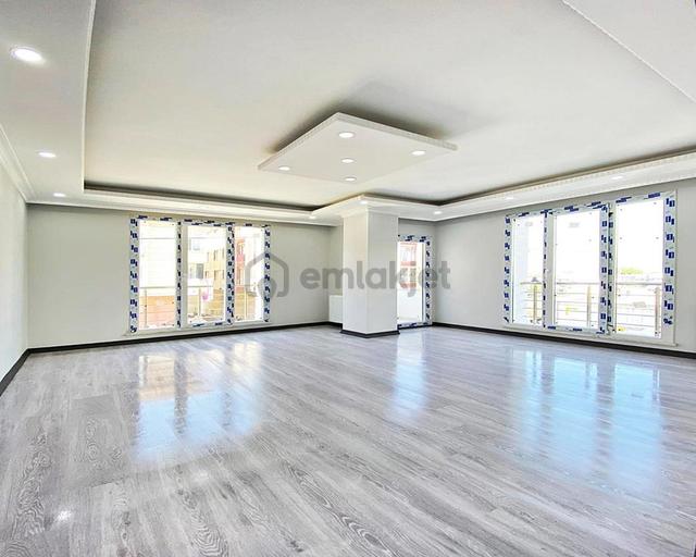 Avrupa Bölgesinin En Çok Yatırım Ve Oturum Bölgesinde 2+1 Ulaşıma Yakın Satılık Daire 3