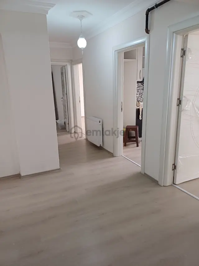 Cumhuriyet Mahallesi 20'lik Cadde Arkası Daire 2