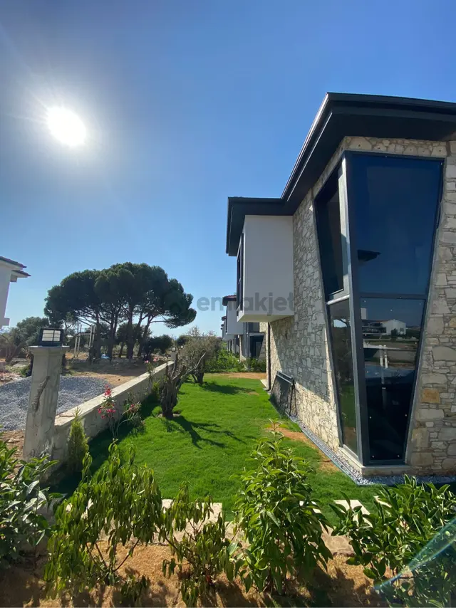 Kuşadası Davutlar‘da 190 Metrekare Alanda Taş Villamızda Son Bir Adet Satılıktır 2