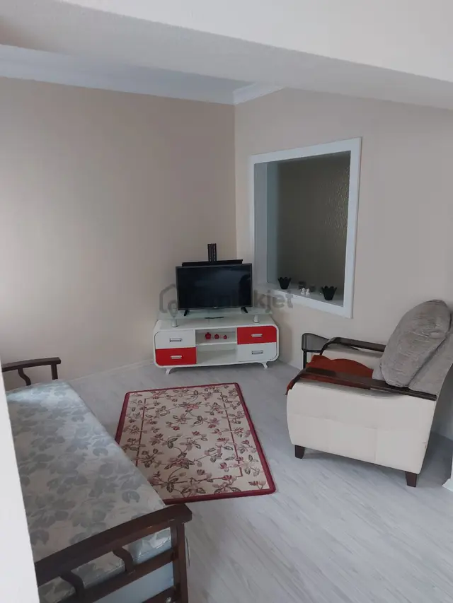 Eski Pzar Caddesinde 1+1 Full Eşyalı Satılık Daire 2