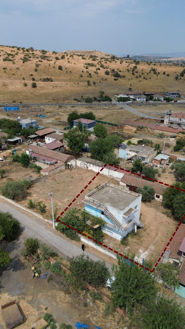 İzmir Tire Karateke Mahallesi'nde Satılık Müstakil Bahçeli Ev 3