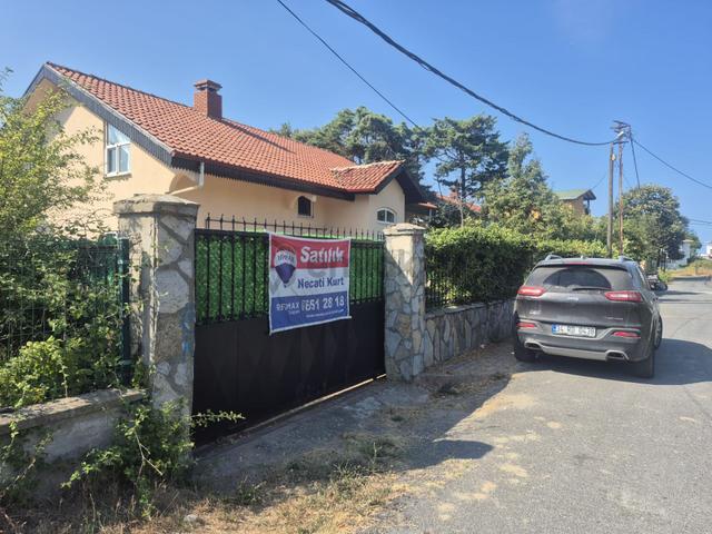 Remax Necati Kurt / Çatalca Yalıköy (podima)'da Havuzlu Villa 3