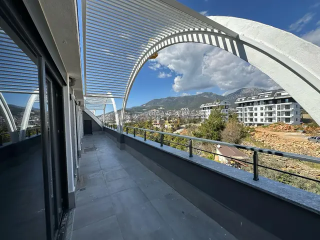 Baha'dan Alanya Da Doğa Manzaralı Lüks 4+1 Daire 2