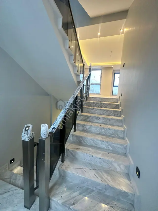 S-198 Karabayır Satılık Sıfır 4+1 Triblex Villa 2