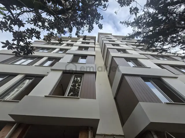 Fenerbahçe Cemiltopuzlu Köşe Binada Satılık 1