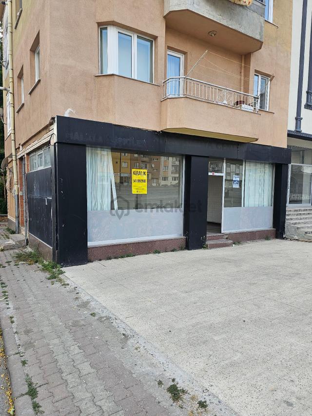 Sivas Yıldız Gayrimenkul'den Kümbet Mahallesin'de Kiralık Masrafsız Dükkan ! 1