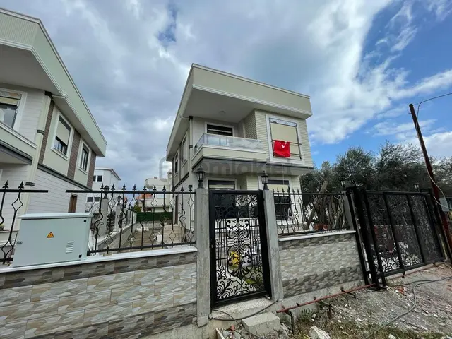 Poyraz Gayrimenkul'den Güre'de Deniz'e Çok Yakın Satılık Sıfır Müstakil Villa 1