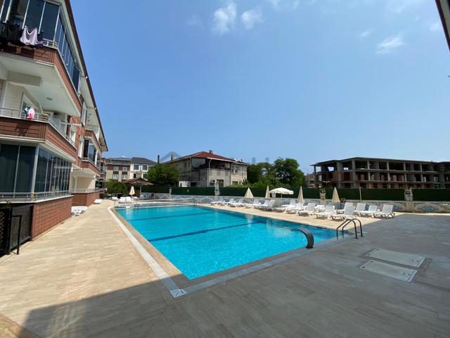 Karasu Sahilde Havuzlu Site İçinde Full Eşyalı Kombi+petekli Cam Balkonlu Satılık 1+1 Daire 4