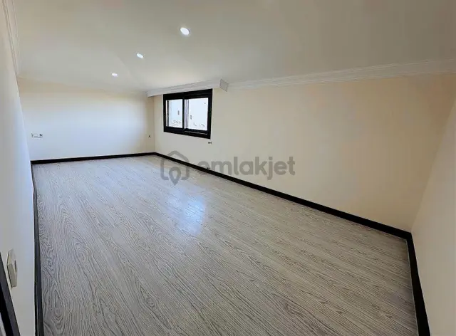 Didim Cumhuriyet Mah. 4+1 Köşe Başı Ön Cephe Geniş Dubleks 2