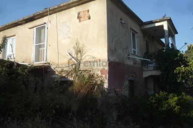 İzmir Torbalı Gold Emlaktan Satılık Bahçeli Köy Evi 2