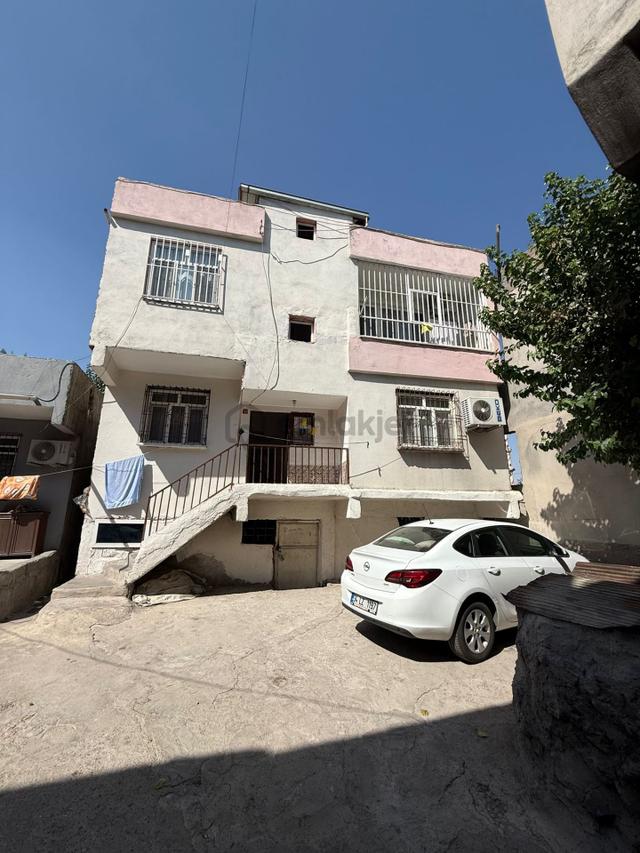 Peyas Mah. Satılık İki Katlı Ev 3