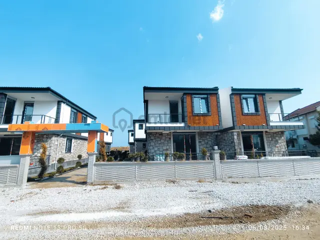 Ayvada'dan Altınova’da Elit Site'de Sıfır Lüks 3+1 Dubleks Villa 3