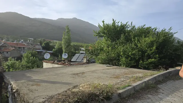 Kemalpaşa Kamberler Mh.köy İçi İmarlı Avlulu Ev %50 İmarlı 2