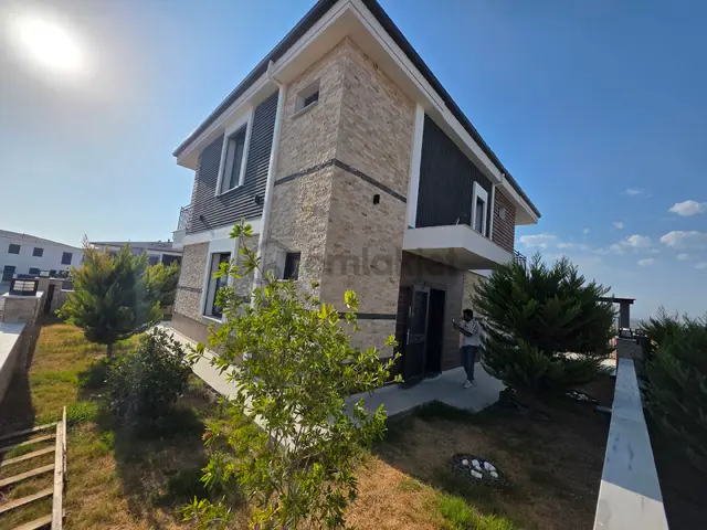 🏡 – Didim Hısar Mahallesi’nde Deniz Manzaralı 2 Katlı Lüks Müstakil Villa 🏡 2