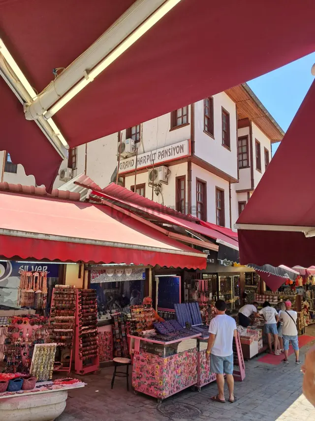Antalya Kaleiçinde Kelepir Butik Otel Ve Dükkanları 3
