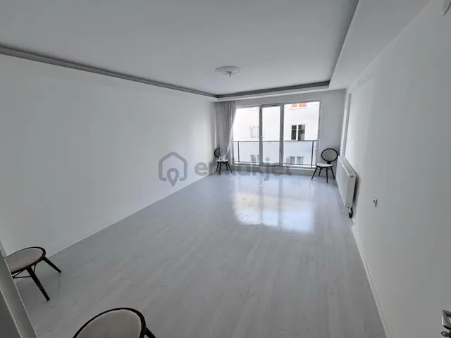 Feridunçelik'te Ada Gross Akbaba Avm Yakını Düzlükte 3+1 130 M2 Satılık Daire !! 5