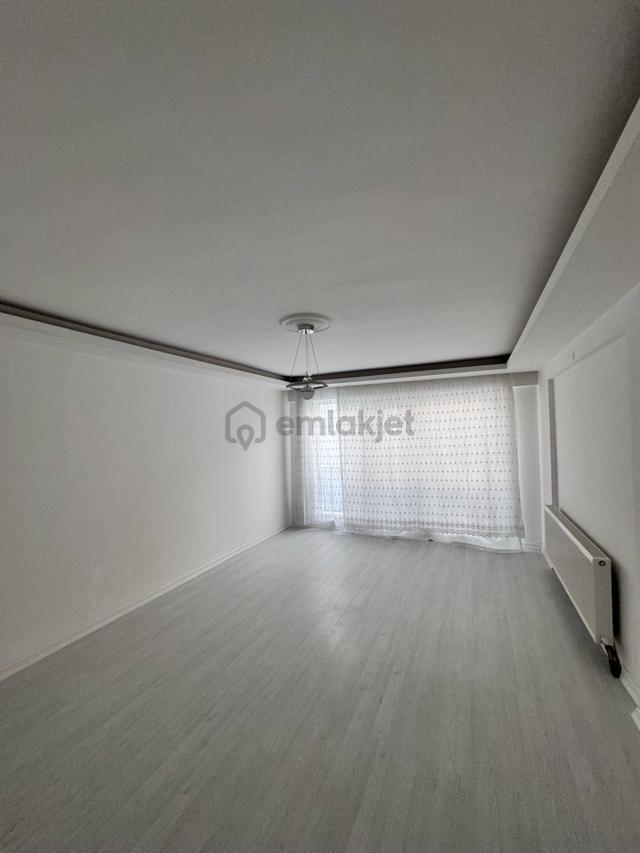 Feridunçelik'te Ada Gross Akbaba Avm Yakını Düzlükte 3+1 130 M2 Satılık Daire !! 3