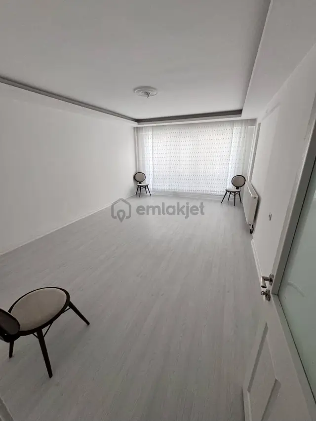 Feridunçelik'te Ada Gross Akbaba Avm Yakını Düzlükte 3+1 130 M2 Satılık Daire !! 2