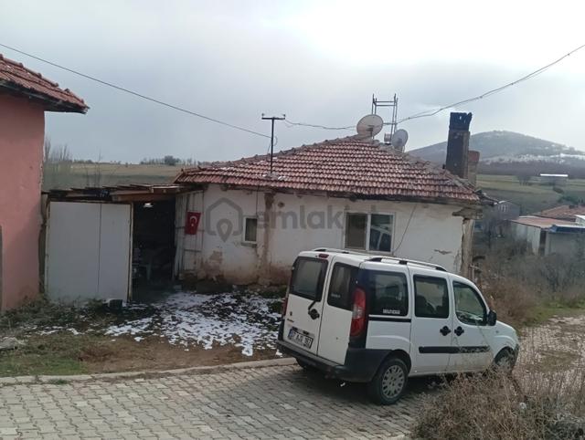 Seyitgazi Sarayörende Acil Satılık Köy Evi Ve Arsa 5