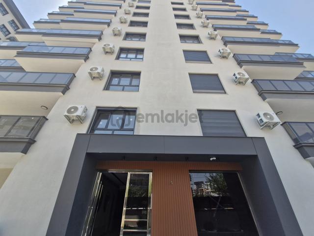 Menemen Merkez'de, Özel Garaj, Havuzlu Site İçinde Satılık 3+1 3
