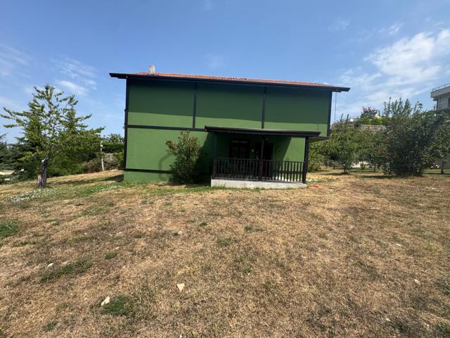 Sapanca’da Site İçinde Satılık Göl Manzaralı Bahçeli Müstakil Villa.. 5