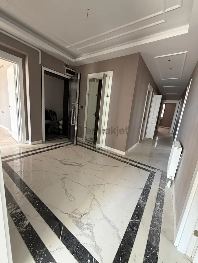 Şehitlik Mahallesinde Sıfır Satılık 4+1 Full Yapılı Lüx Daire 3