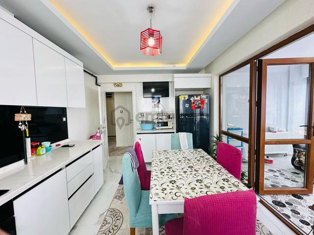 Feridunçelik'te Ebeveyn Banyolu Asansörlü Full Yapılı Teras Balkonlu 3+1 Katta Satılık Daire ! 4