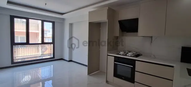 Bal Gayrimenkul-kemalpaşada Cadde Üzeri Muteşem Konum 2+1 Daire 2