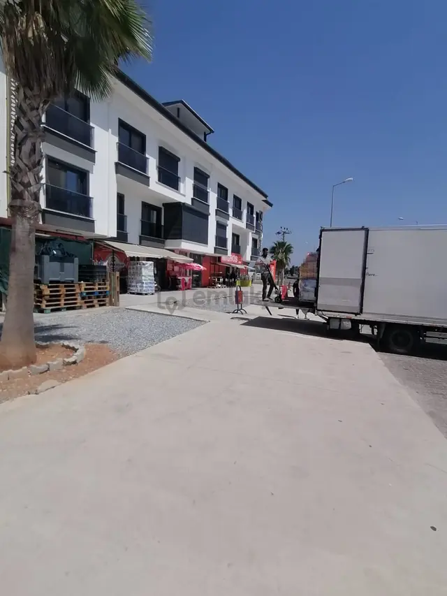 Aydın Didim Cumhuriyet Mahallesinde Havuzlu Sitede Satılık 2+1 Daire 2