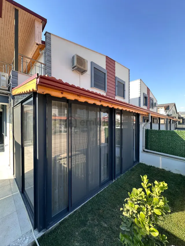 Merkez'den İzmir Dikili Cumhuriyet Mahallesinde Modern 3+1 Müstakil Villa – Bahçeli, Verandalı 2