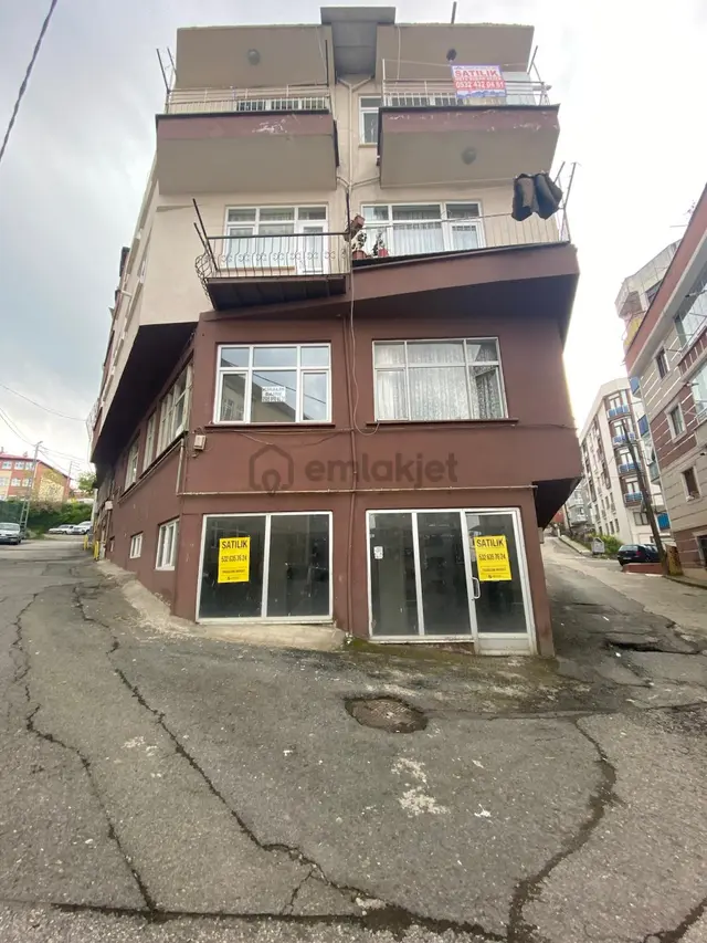 Trabzonda Kiralık Dükkan (150 M2) 1