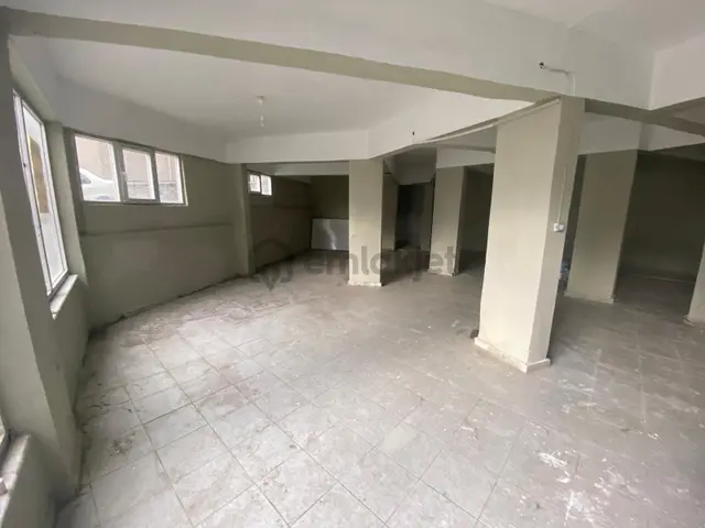 Trabzonda Kiralık Dükkan (150 M2) 3