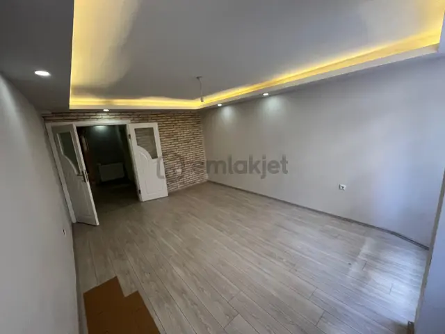 Lider Gayrimenkul'den Reşadiye Mh. 2+1 İçi Yapılı Kiralık Daire 3