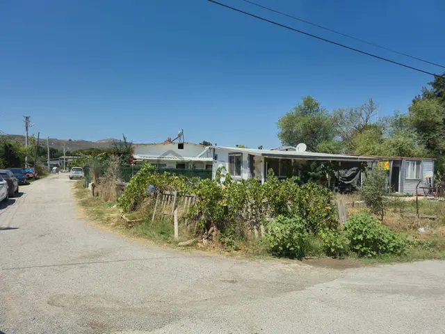 Urla İskele Hisse Tapulu Tarla Ve 1+1 Müstakil Ev 3