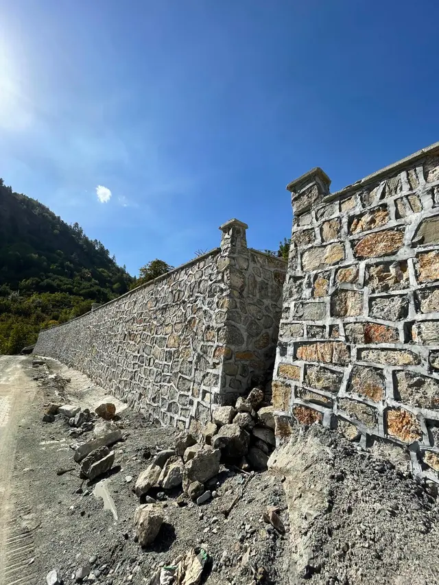 Bolkar'dan Kavaklıpınar'da 1973 M²satılık Muhteşem Konumlu Arazi 2