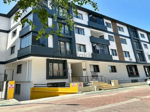 Ambarlı Sıfır Binada 2+1 Kapalı Otoparklı Bahçe Kullanımlı Daire