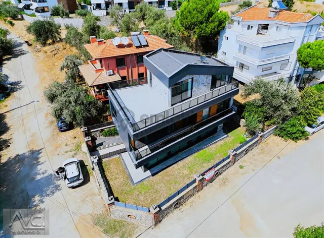 Avcı'dan Altınoluk Manzaralı Özel Mimari Müstakil 4+1 Lüks Villa 1