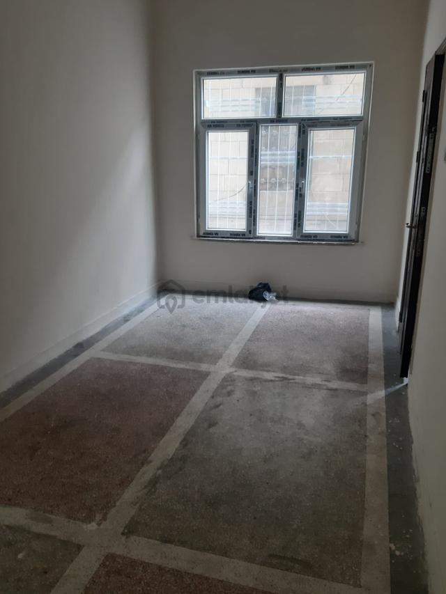 Akev Gayrimenkul'den Haşimiye'de Ofis Olmaya Müsait 2+0 5